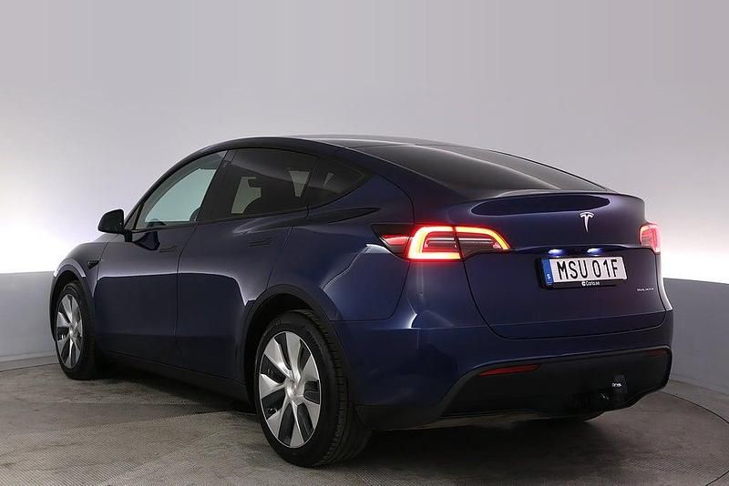 Begagnad Tesla Model Y Long Range AWD 378 kW (514 HK) 2022 Blå SUV