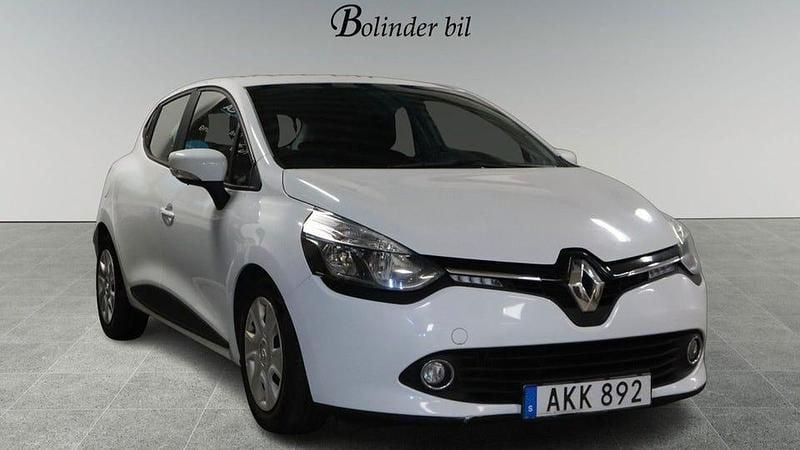 Vit Begagnad 2015 Renault Clio IV Halvkombi | 59 800 kr (Bra pris) - Bild 1/4