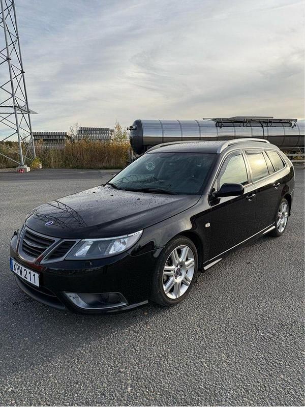 Svart Begagnad 2010 Saab 9-3 Vector Kombi | 31 000 kr (Marknadspris) - Bild 1/4