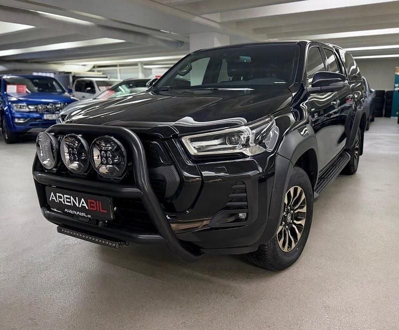 Svart Begagnad 2024 Toyota HiLux Sport Pickup | 759 900 kr (Lite dyr) - Bild 1/4