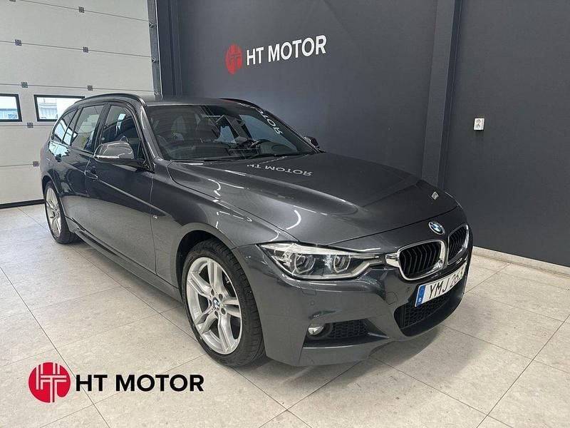 Grå Begagnad 2018 BMW 320 M Sport Kombi | 254 900 kr (Lite dyr) - Bild 1/3