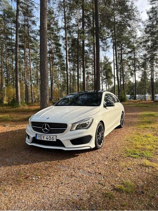 Vit Begagnad 2016 Mercedes CLA220 Shooting Brake AMG Kombi | 183 000 kr (Marknadspris) - Bild 1/4