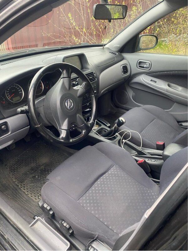 Svart Begagnad 2002 Nissan Almera Halvkombi | 15 900 kr (Marknadspris) - Bild 1/4