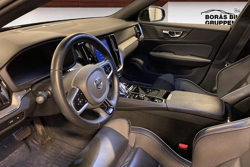 Begagnad Volvo V60 Plus 355 HK (261 kW) 2023 Svart Kombi
