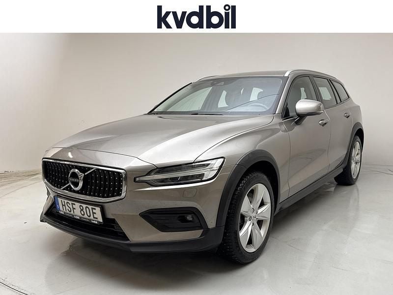 Grå Begagnad 2021 Volvo V60 CC Kombi | 258 000 kr - Bild 1/3