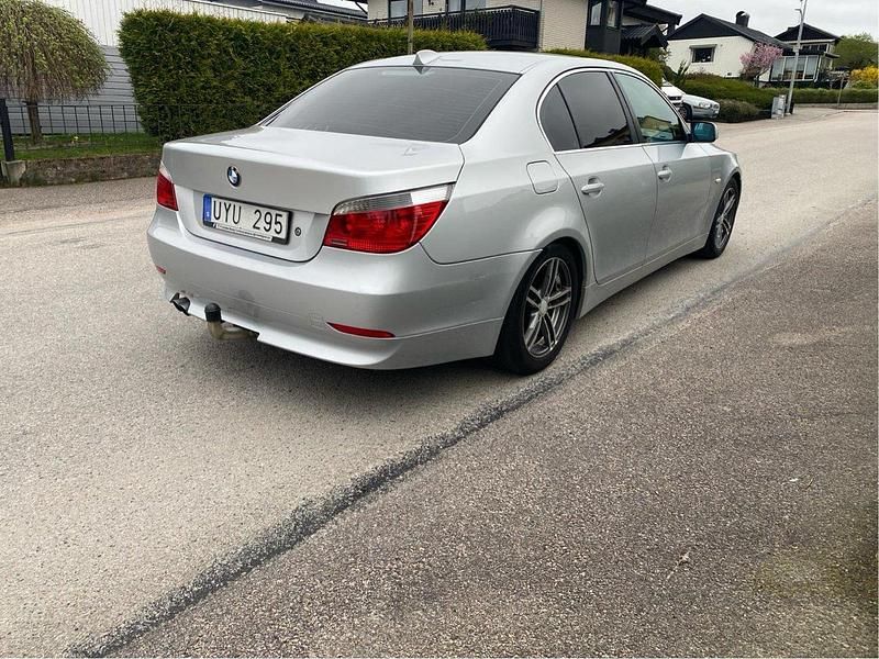 Begagnad BMW 530 231 HK (169 kW) 2004 Grå Sedan