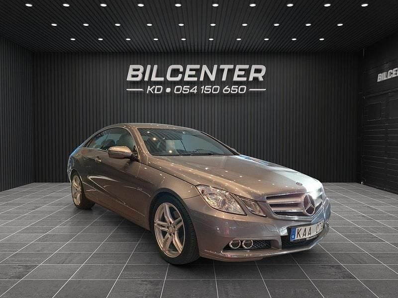 Grå Begagnad 2009 Mercedes E250 Sportkupé | 119 900 kr (Lite dyr) - Bild 1/4