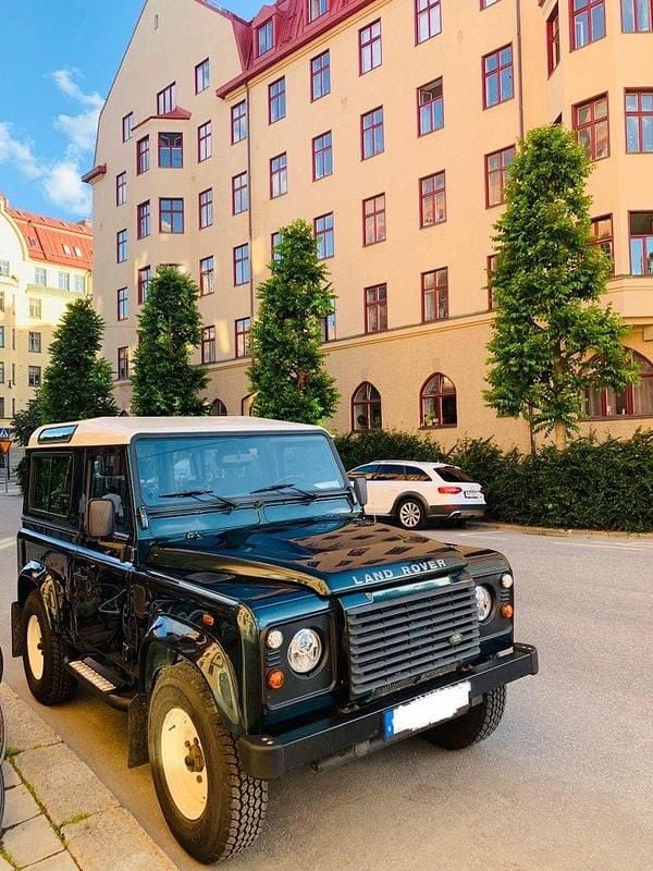 Grön Begagnad 2013 Land Rover Defender SUV | 560 000 kr (Bra pris) - Bild 1/4