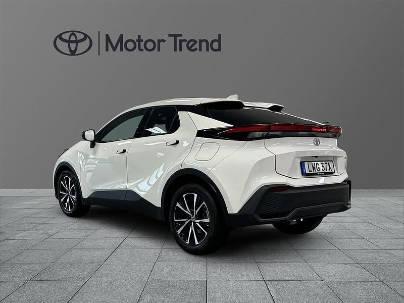 Begagnad Toyota C-HR Style 141 HK (103 kW) 2025 Vit SUV