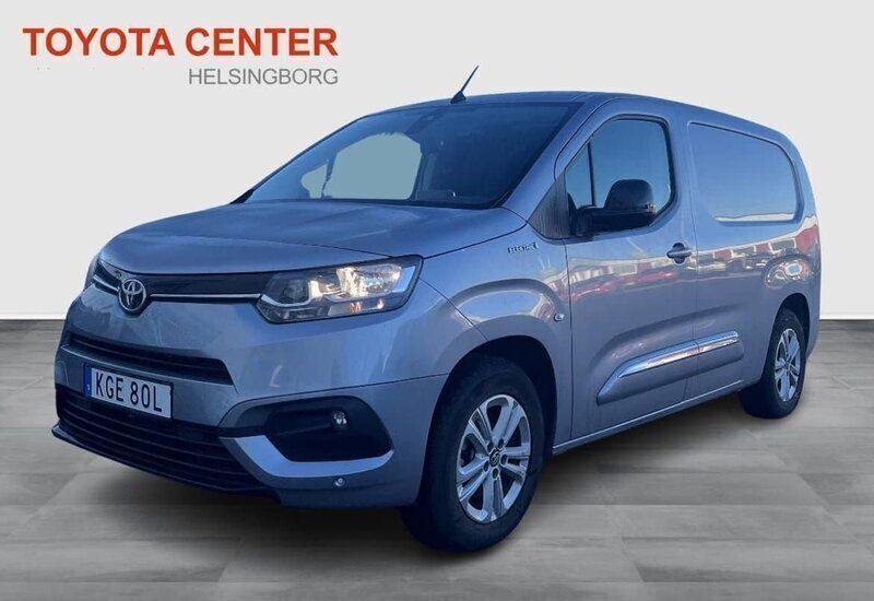 Silver Begagnad 2023 Toyota Proace City Van | 359 900 kr (Marknadspris) - Bild 1/4