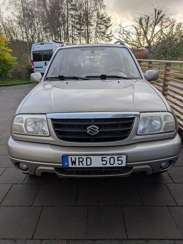 Brun Begagnad 2005 Suzuki Grand Vitara SUV | 35 000 kr (Bra pris) - Bild 1/4