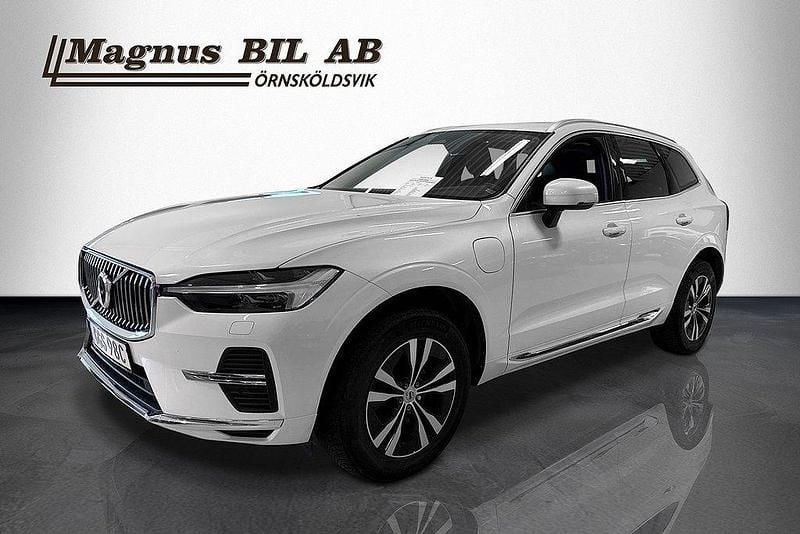 Vit Begagnad 2022 Volvo XC60 Momentum SUV | 389 900 kr (Superpris) - Bild 1/4
