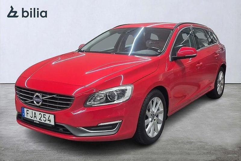 Röd Begagnad 2015 Volvo V60 Business Edition Kombi | 139 000 kr (Bra pris) - Bild 1/3