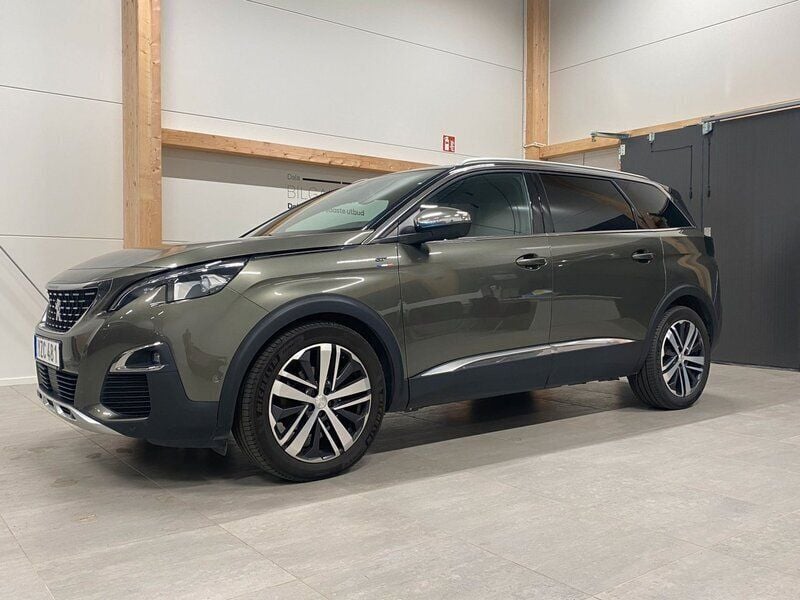 Grön Begagnad 2017 Peugeot 5008 GTi Minibuss | 199 000 kr (Bra pris) - Bild 1/4