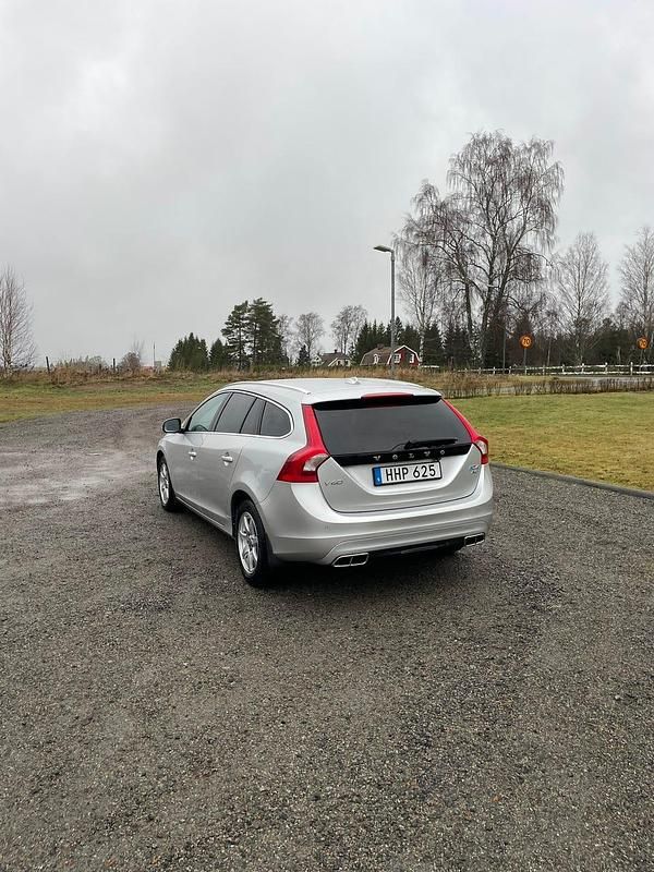 Begagnad Volvo V60 Summum 181 HK (133 kW) 2014 Kombi