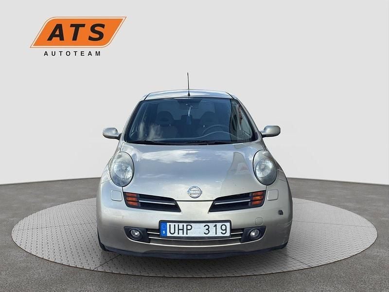 Ljusgul Begagnad 2003 Nissan Micra Halvkombi | 24 900 kr (Marknadspris) - Bild 1/4