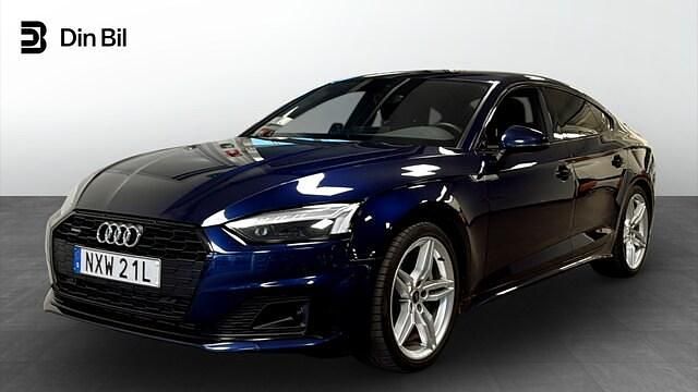 Navarrablå metallic Begagnad 2021 Audi A5 Sportback Advanced Plus Halvkombi | 299 000 kr - Bild 1/4