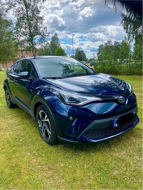 Blå Begagnad 2023 Toyota C-HR Edition SUV | 275 000 kr (Superpris) - Bild 1/4