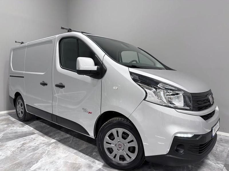Grå Begagnad 2017 Fiat Talento Minibuss | 114 900 kr (Bra pris) - Bild 1/4