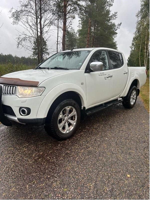 Vit Begagnad 2010 Mitsubishi L200 Pickup | 74 000 kr (Superpris) - Bild 1/4
