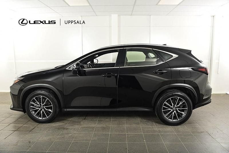 Begagnad Lexus NX350h 242 HK (177 kW) 2022 Svart SUV