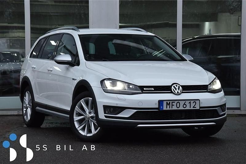 Vit Begagnad 2015 VW Golf Alltrack Kombi | 167 900 kr (Marknadspris) - Bild 1/4