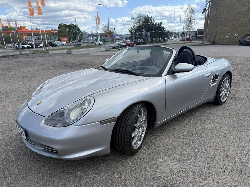 Silver Begagnad 2003 Porsche Boxster S Cab | 165 000 kr (Marknadspris) - Bild 1/4
