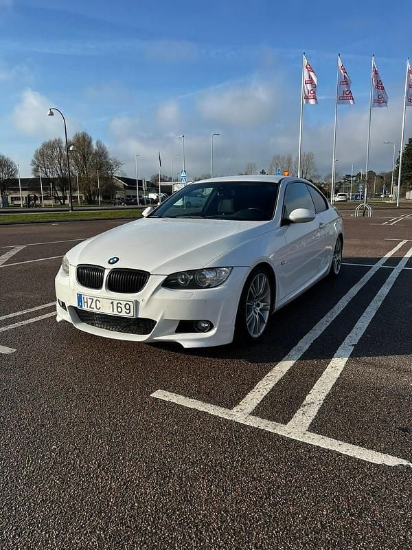 Begagnad BMW 325 M Sport 218 HK (160 kW) 2009 Sportkupé