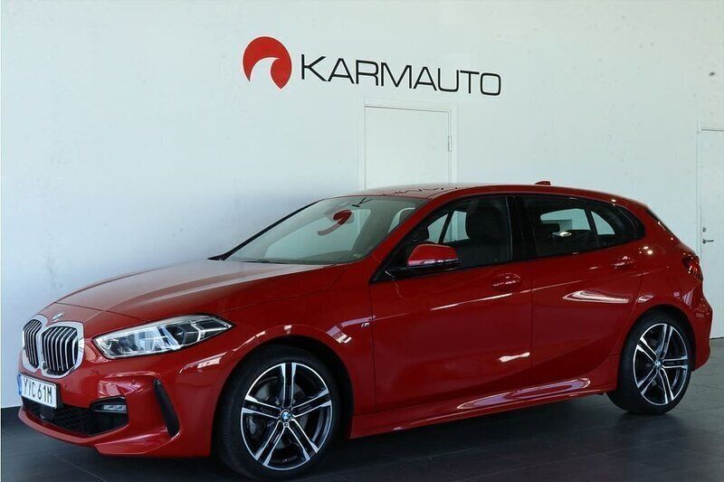Röd Begagnad 2019 BMW 120 M Sport Halvkombi | 279 900 kr (Dyr) - Bild 1/4