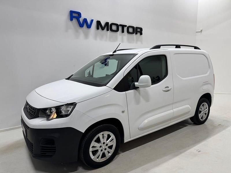 Vit Begagnad 2018 Peugeot Partner Minibuss | 114 800 kr (Bra pris) - Bild 1/4