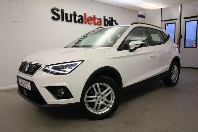 Vit Begagnad 2019 Seat Arona Style SUV | 119 900 kr (Marknadspris) - Bild 1/4