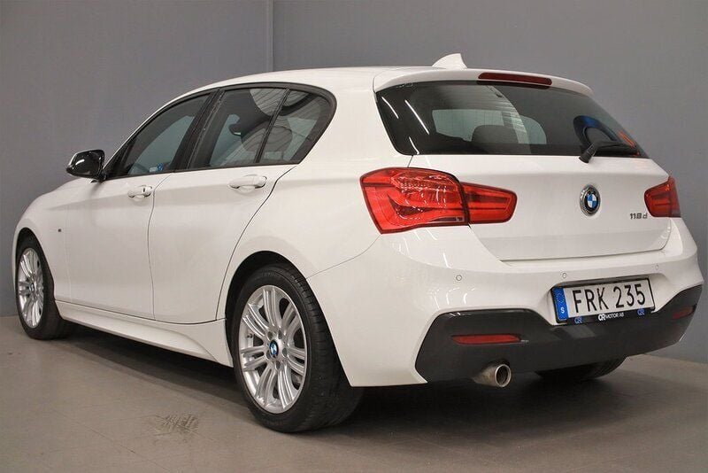 Begagnad BMW 118 M Sport 150 HK (110 kW) 2015 Vit Halvkombi