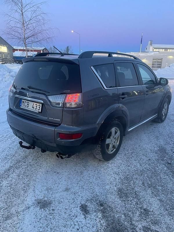 Begagnad Mitsubishi Outlander 177 HK (130 kW) 2012 SUV