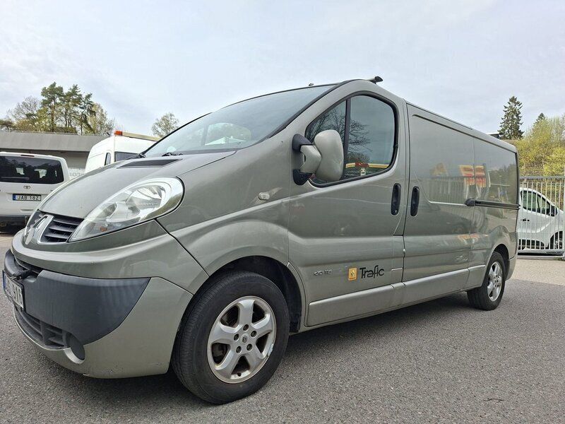 Grå Begagnad 2010 Renault Trafic Van | 67 900 kr (Marknadspris) - Bild 1/4