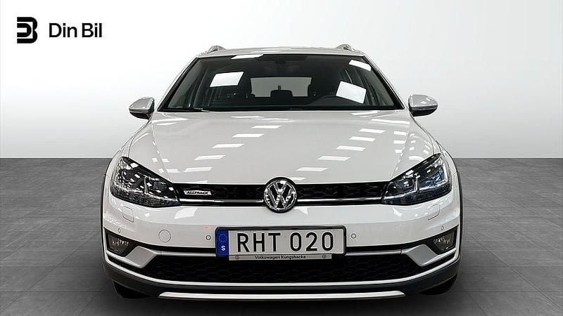 Begagnad VW Golf Alltrack 180 HK (132 kW) 2018 Vit Kombi