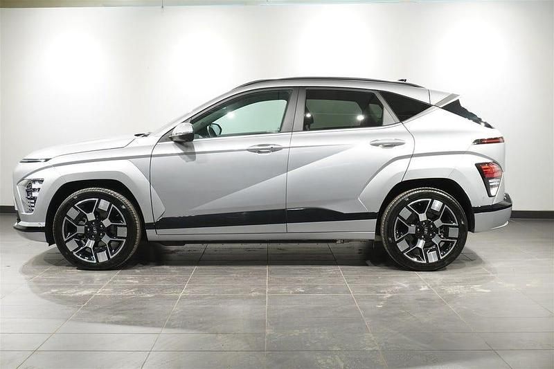 Begagnad Hyundai Kona Advanced 160 kW (218 HK) 2024 Shimmering silver SUV