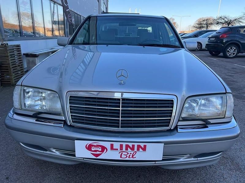 Begagnad Mercedes C240 Elegance 170 HK (125 kW) 1997 Sedan