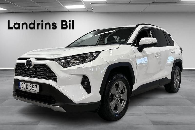Vit Begagnad 2021 Toyota RAV4 Hybrid SUV | 344 300 kr (Bra pris) - Bild 1/4
