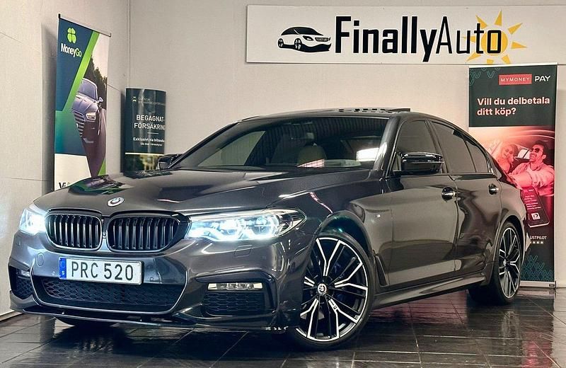 Grå Begagnad 2018 BMW 530 M Sport Sedan | 429 900 kr (Lite dyr) - Bild 1/4