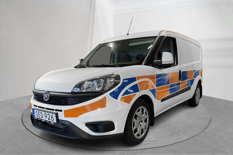 Vit Begagnad 2018 Fiat Doblò Minibuss | 65 000 kr (Marknadspris) - Bild 1/4