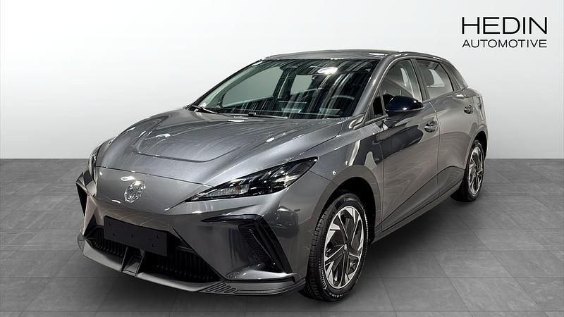 Grå Begagnad 2024 MG MG4 EV Halvkombi | 307 900 kr (Marknadspris) - Bild 1/4