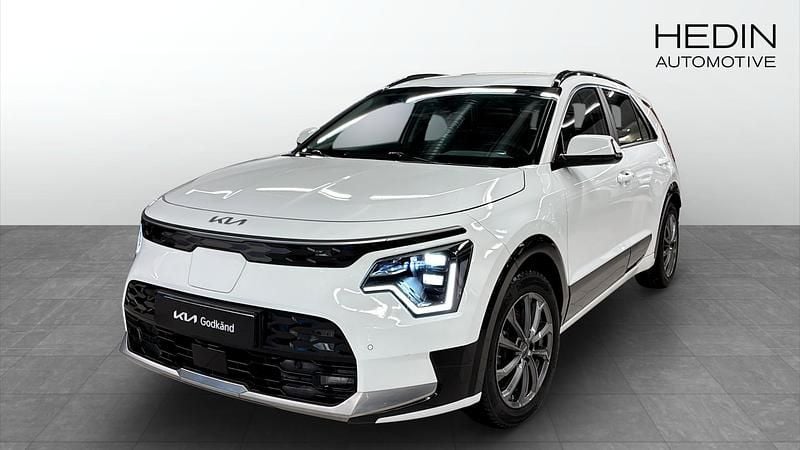 Vit Begagnad 2023 Kia e-Niro SUV | 319 900 kr - Bild 1/4