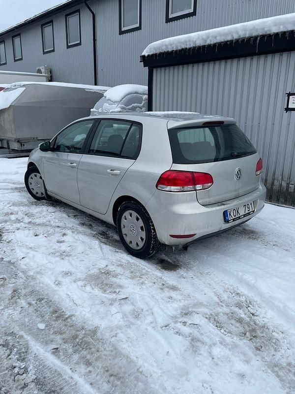 Begagnad VW Golf VI 102 HK (75 kW) 2011 Halvkombi