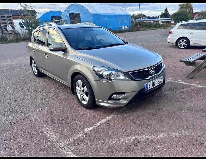 Silver Begagnad 2012 Kia Ceed Kombi | 45 000 kr (Superpris) - Bild 1/4