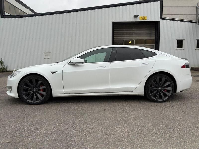 Begagnad 2017 Tesla Model S Performance Sedan | 179 600 kr - Bild 1/4