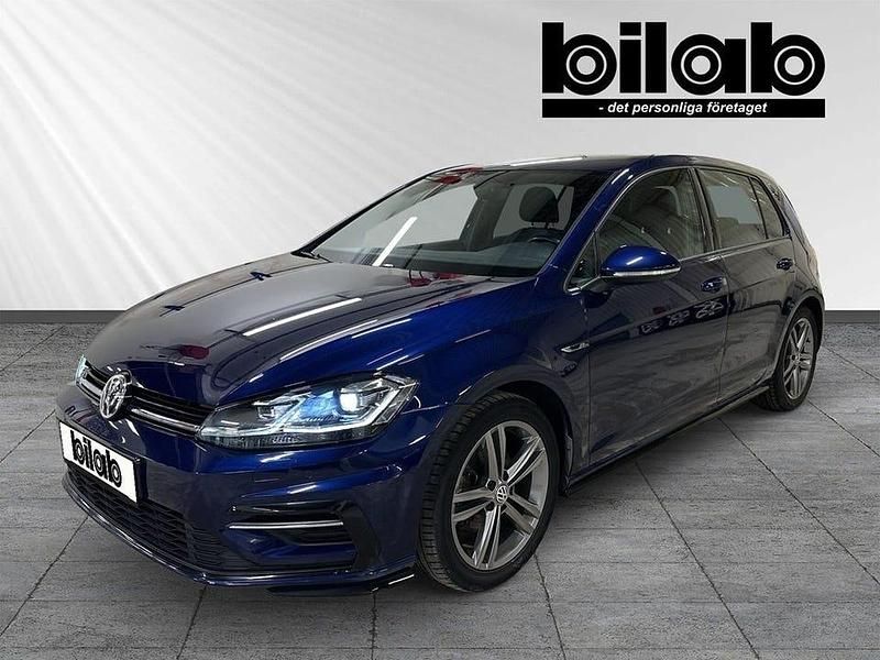 Mörkblå Begagnad 2019 VW Golf VII R-line Halvkombi | 239 000 kr (Lite dyr) - Bild 1/4
