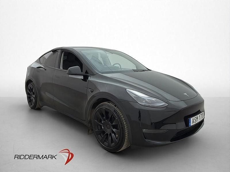 Begagnad Tesla Model Y Long Range AWD 378 kW (514 HK) 2022 Svart SUV
