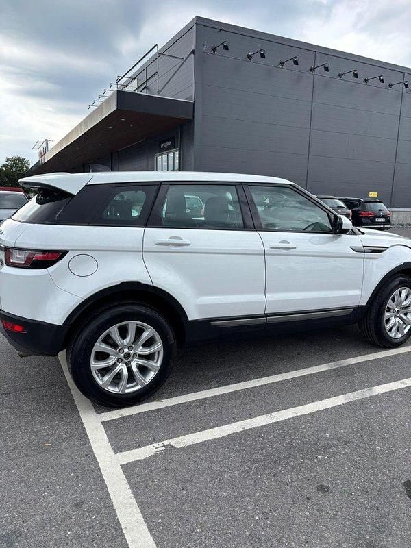 Vit Begagnad 2018 Land Rover Range Rover evoque SE SUV | 230 000 kr (Superpris) - Bild 1/4