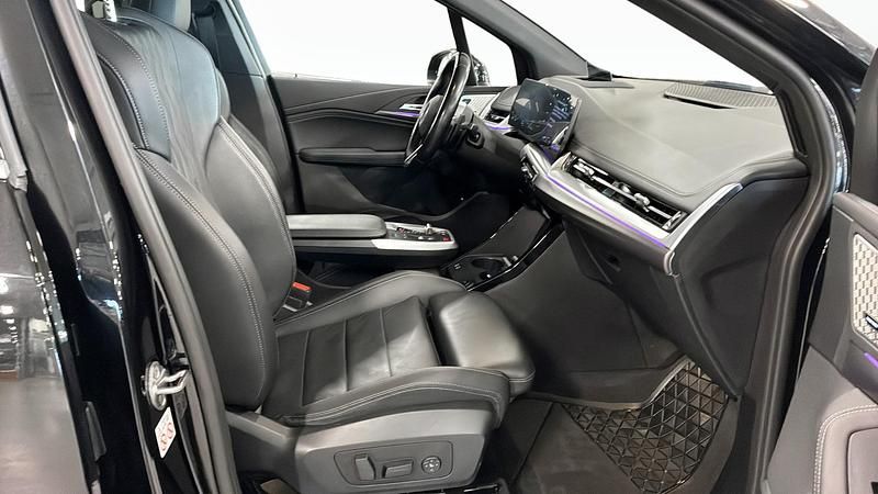 Begagnad BMW 230 Luxury Line 150 HK (110 kW) 2023 Svart Kombi