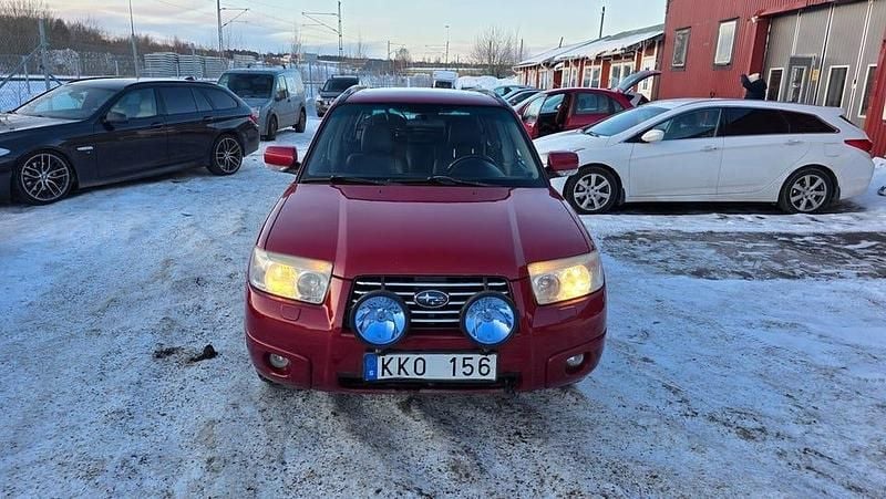 Begagnad Subaru Forester 158 HK (116 kW) 2007 Röd SUV